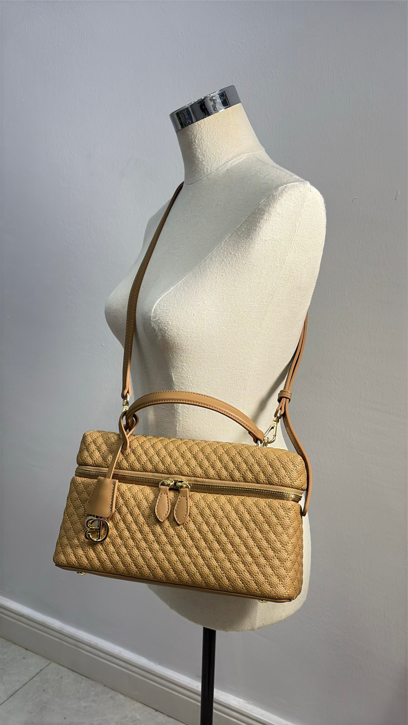 Chrisbella Top Handle textured leather Bag in Khaki