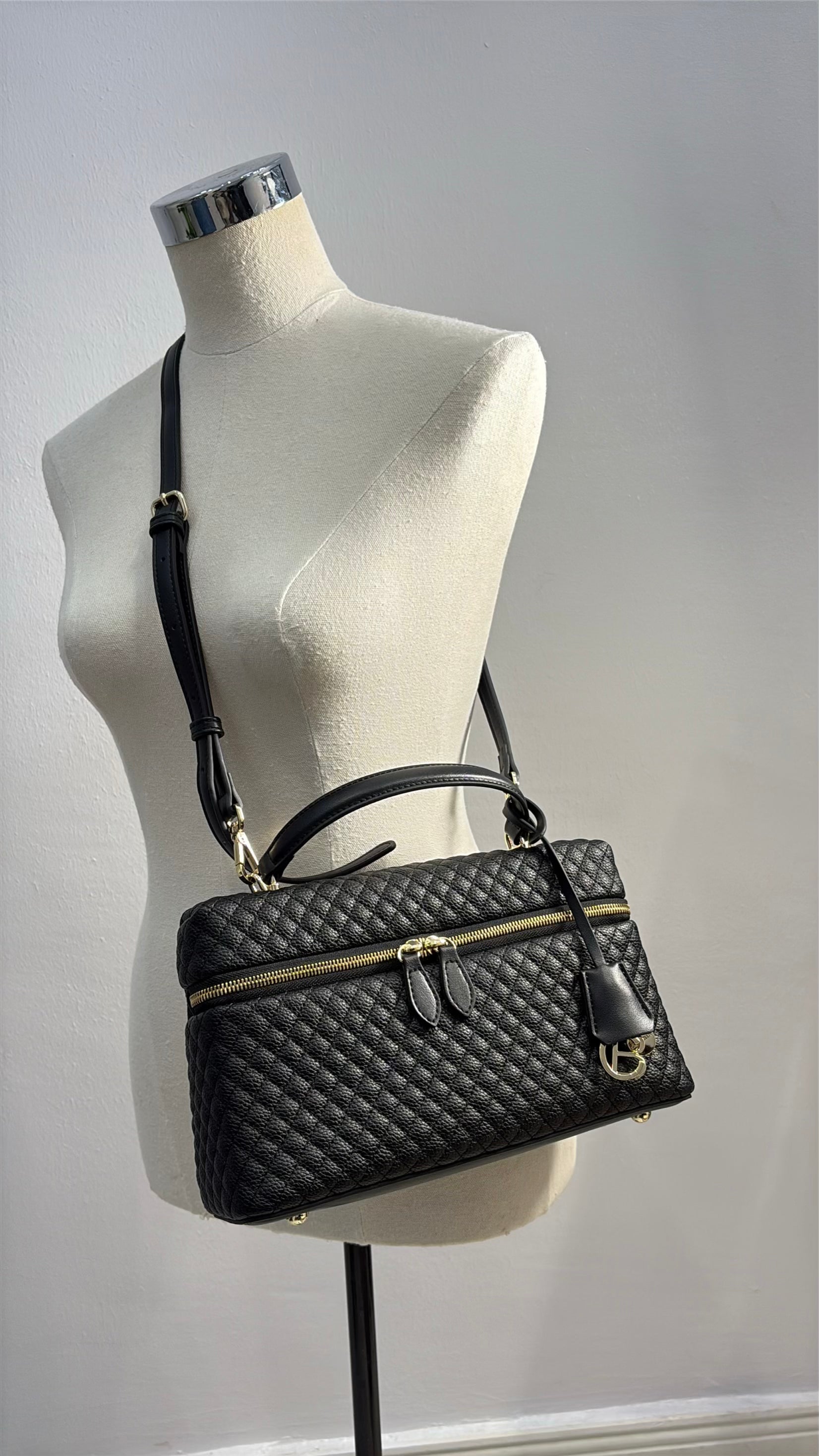 Chrisbella Top Handle textured leather Bag in Black
