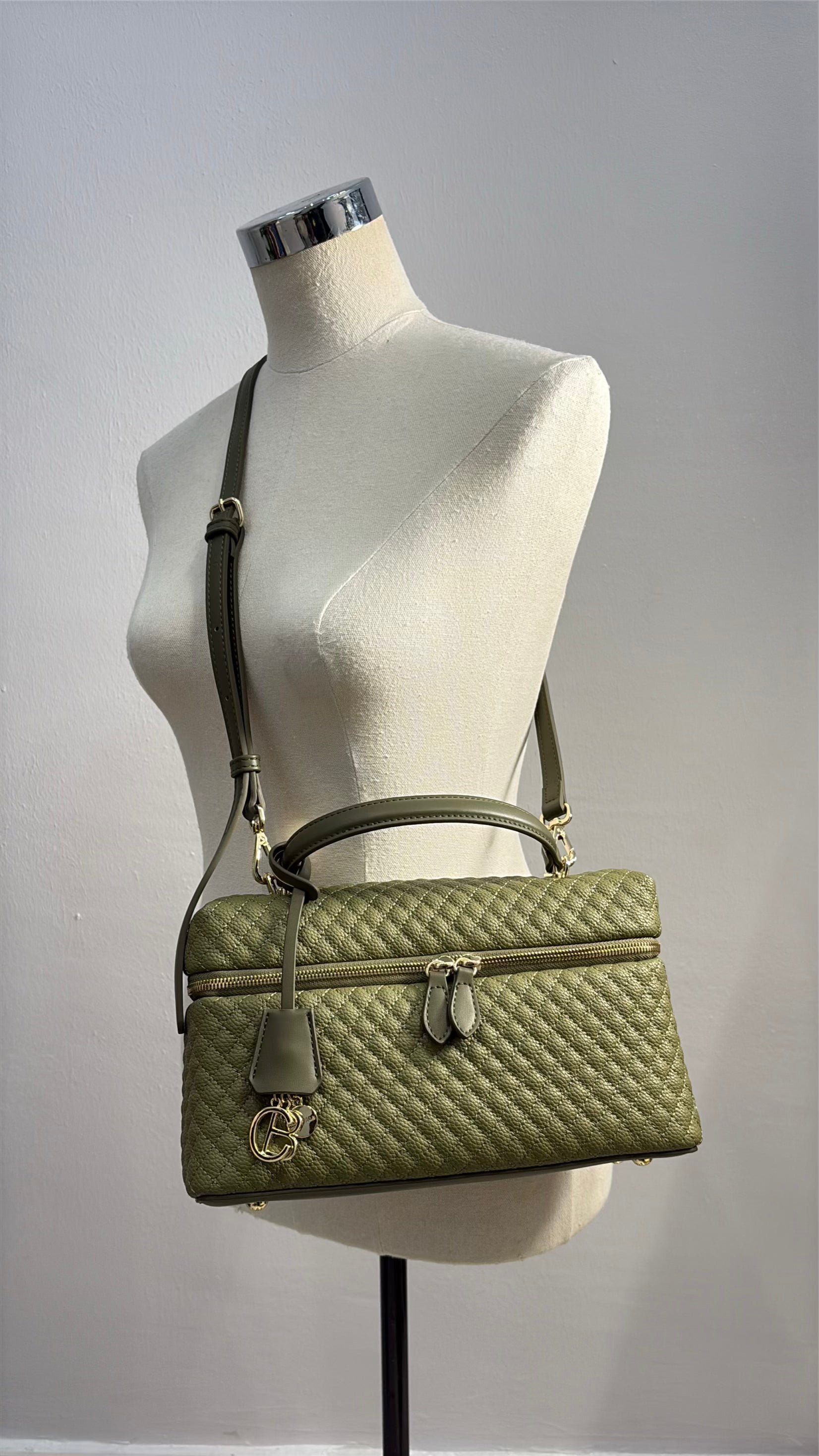 Chrisbella Top Handle textured leather Bag in Green