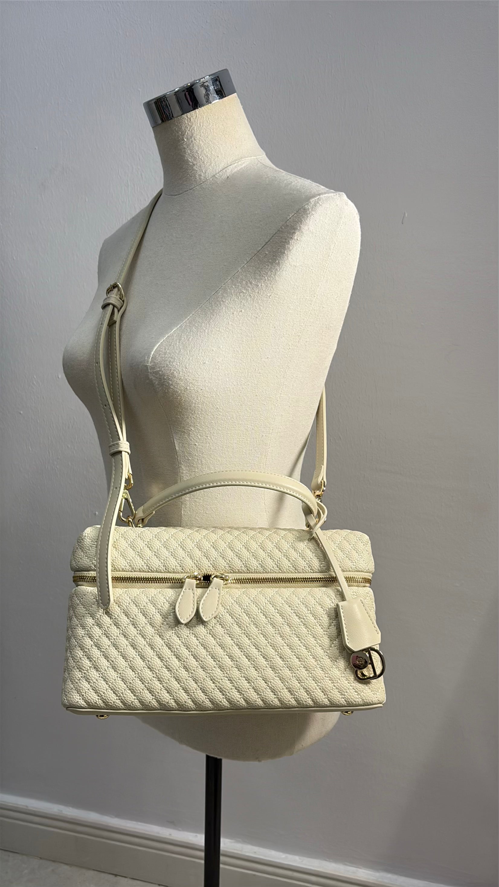 Chrisbella Top Handle textured leather Bag in Off-White