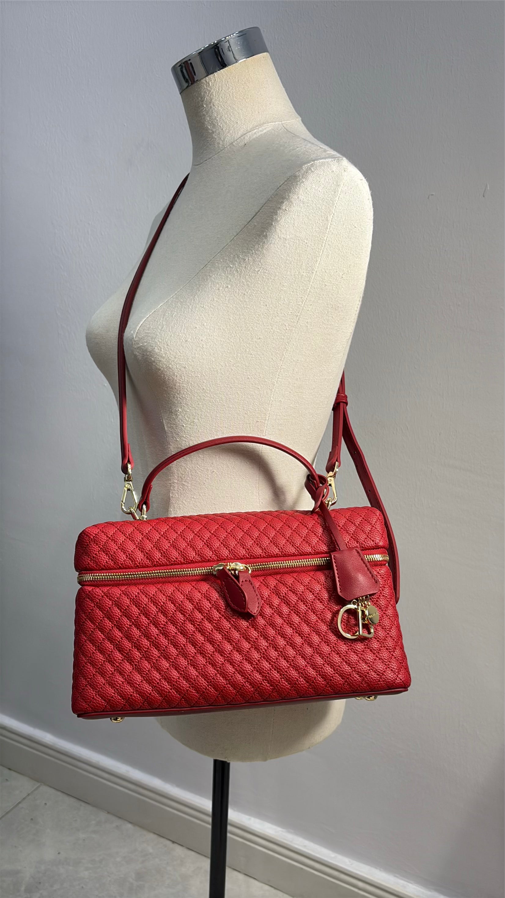 Chrisbella Top Handle textured leather Bag in Red