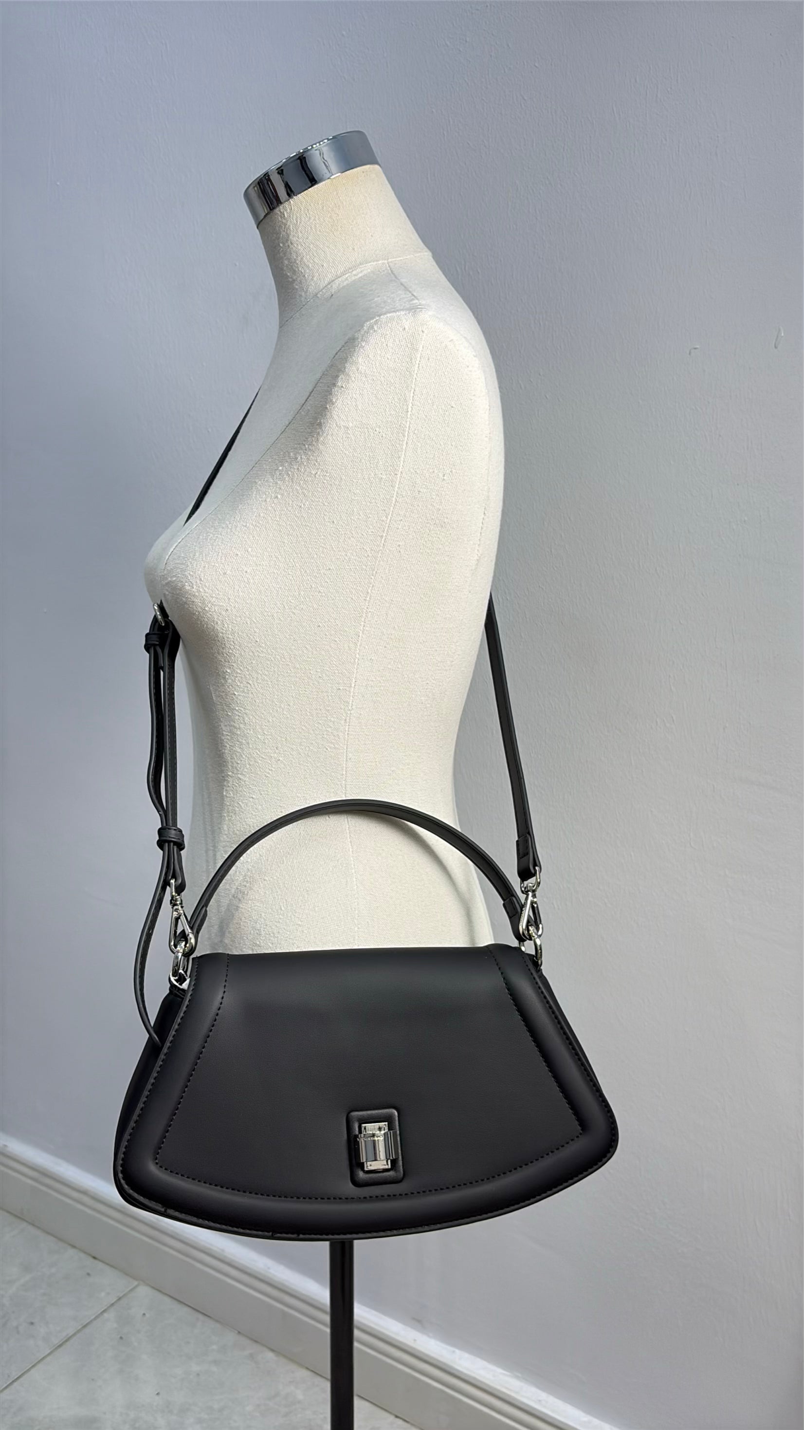 Chrisbella Top Handle Curve Bag in Black