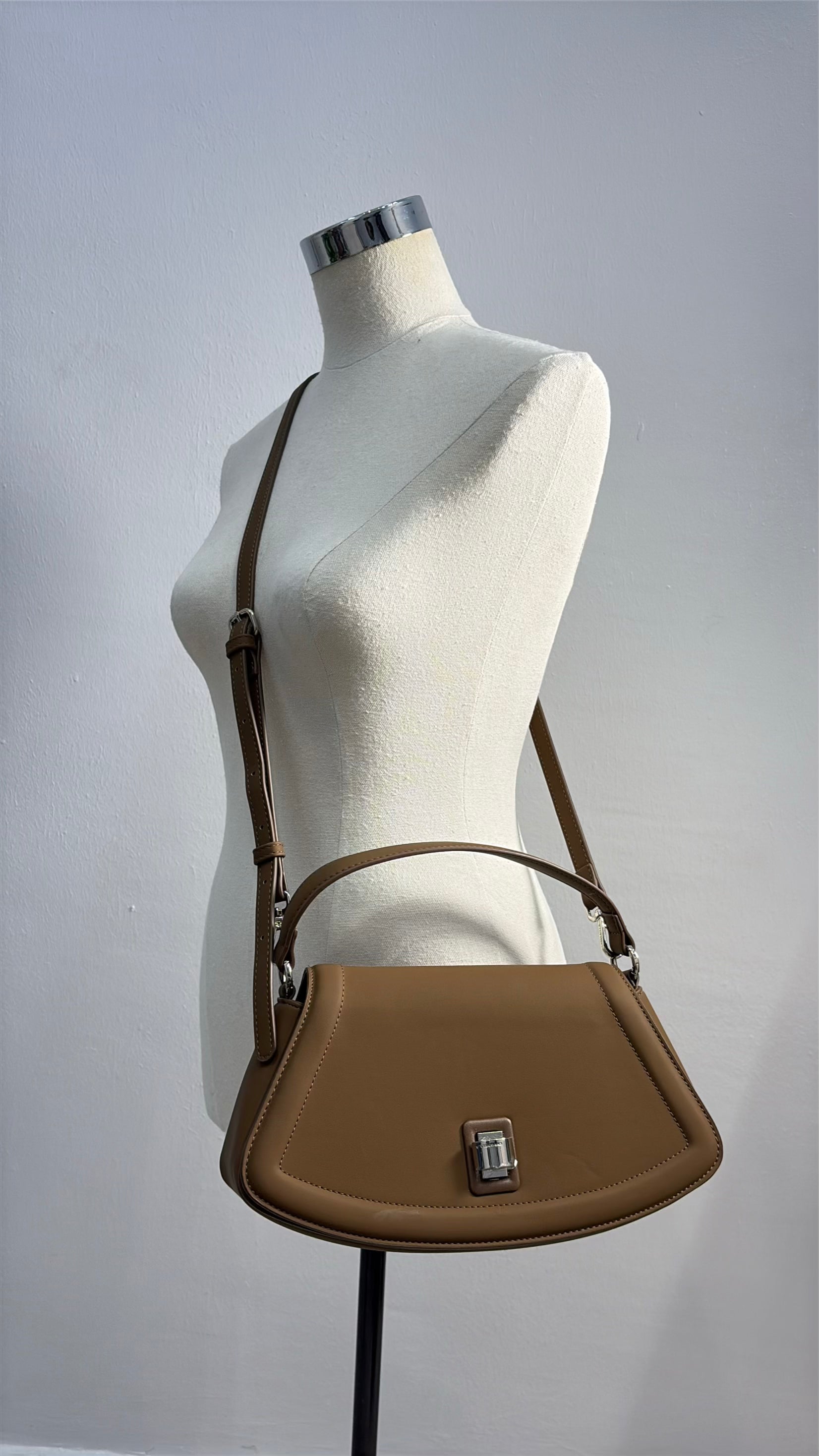 Chrisbella Top Handle Curve Bag in Coffee