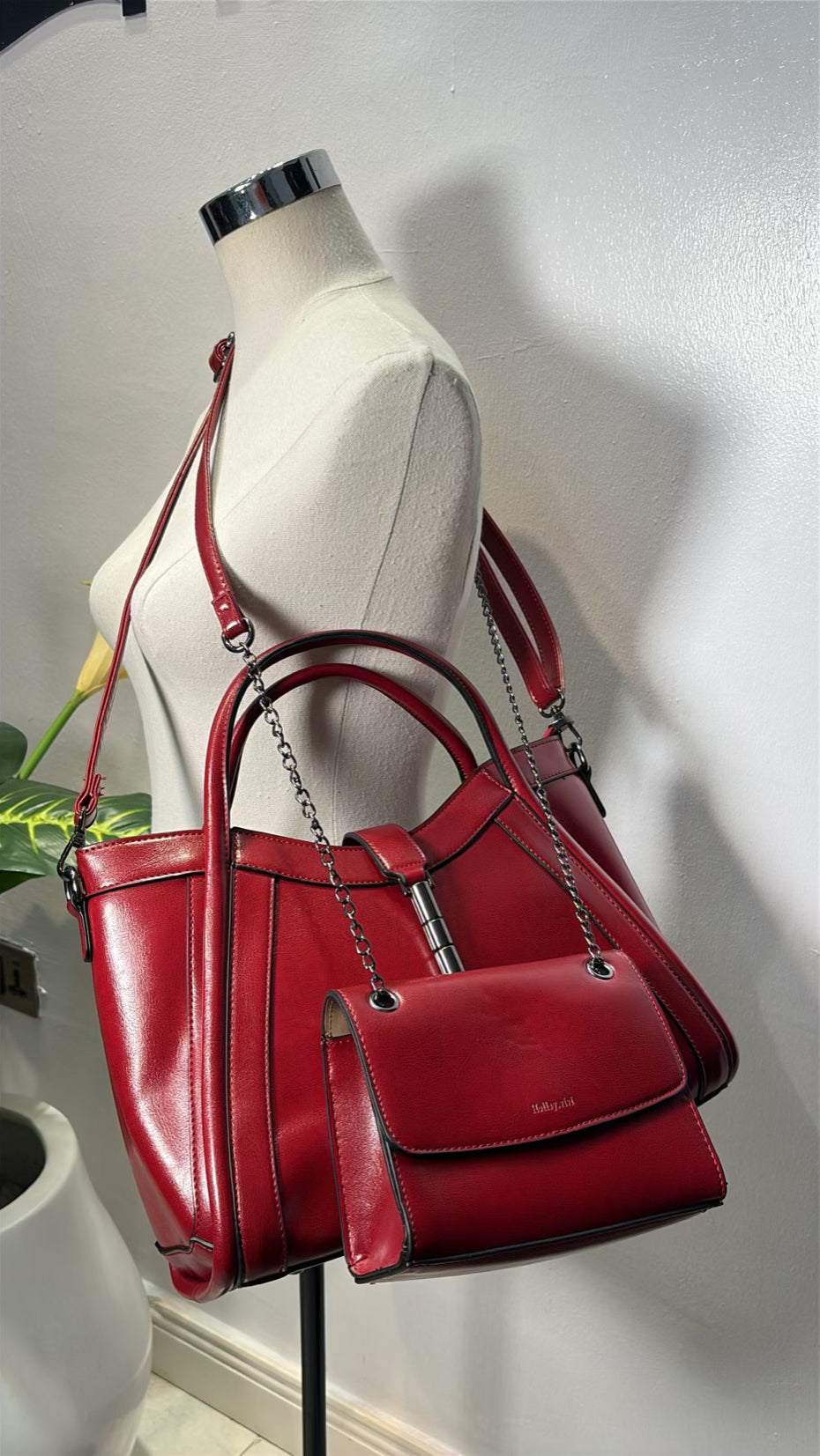 Holley Vivi Two-in One Contrast Color Bag in Burgundy