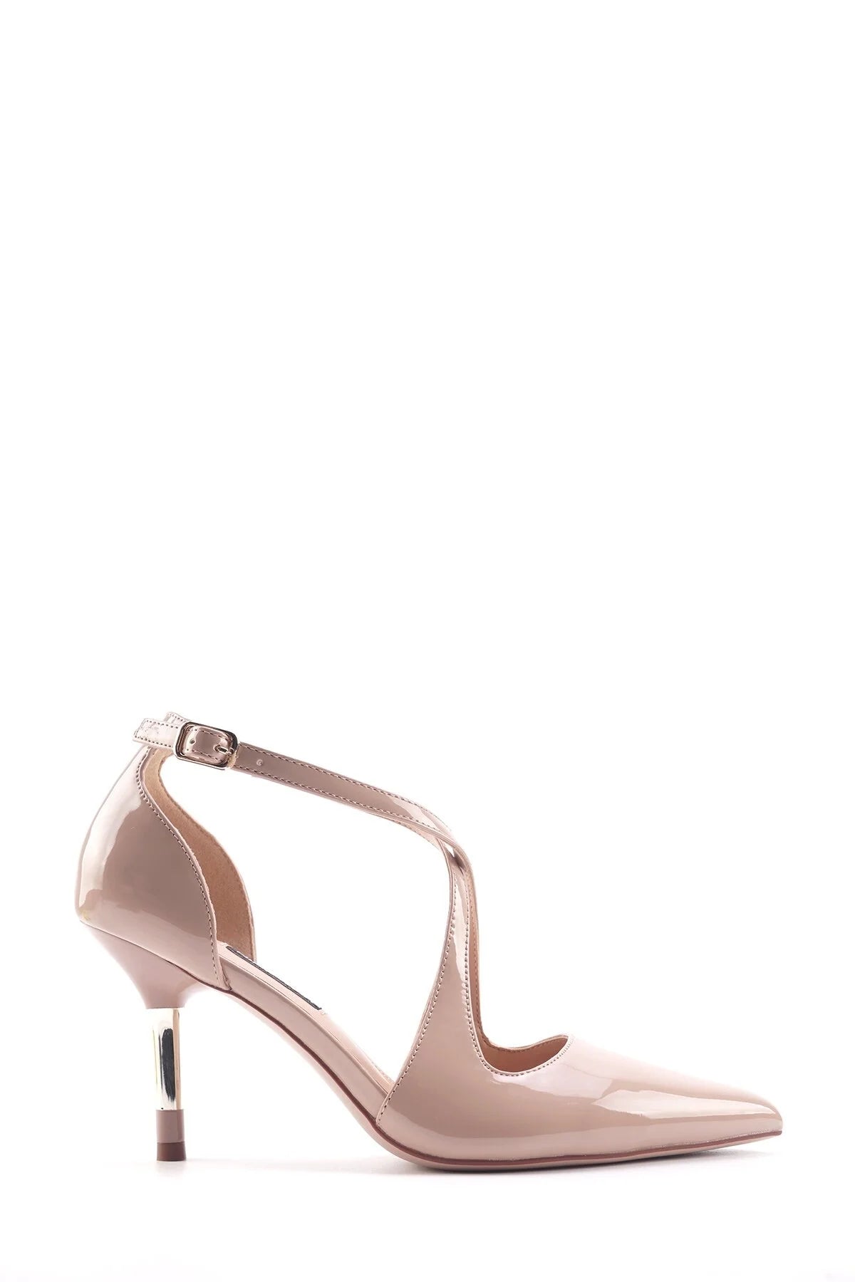 NINE WEST POINTED TOE PATENT LEATHER CROSS-STRAP HEELS IN NUDE