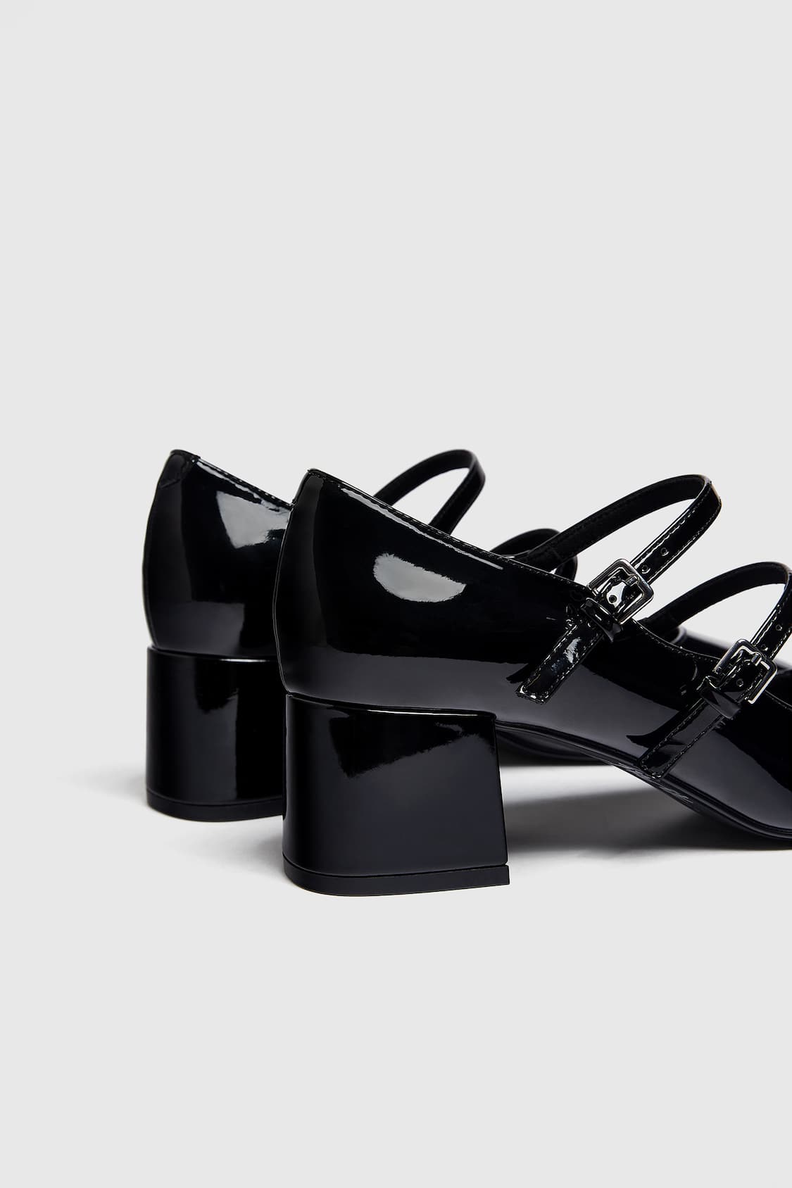 PULL & BEAR PATENT LEATHER MARYJANE SHOES IN BLACK