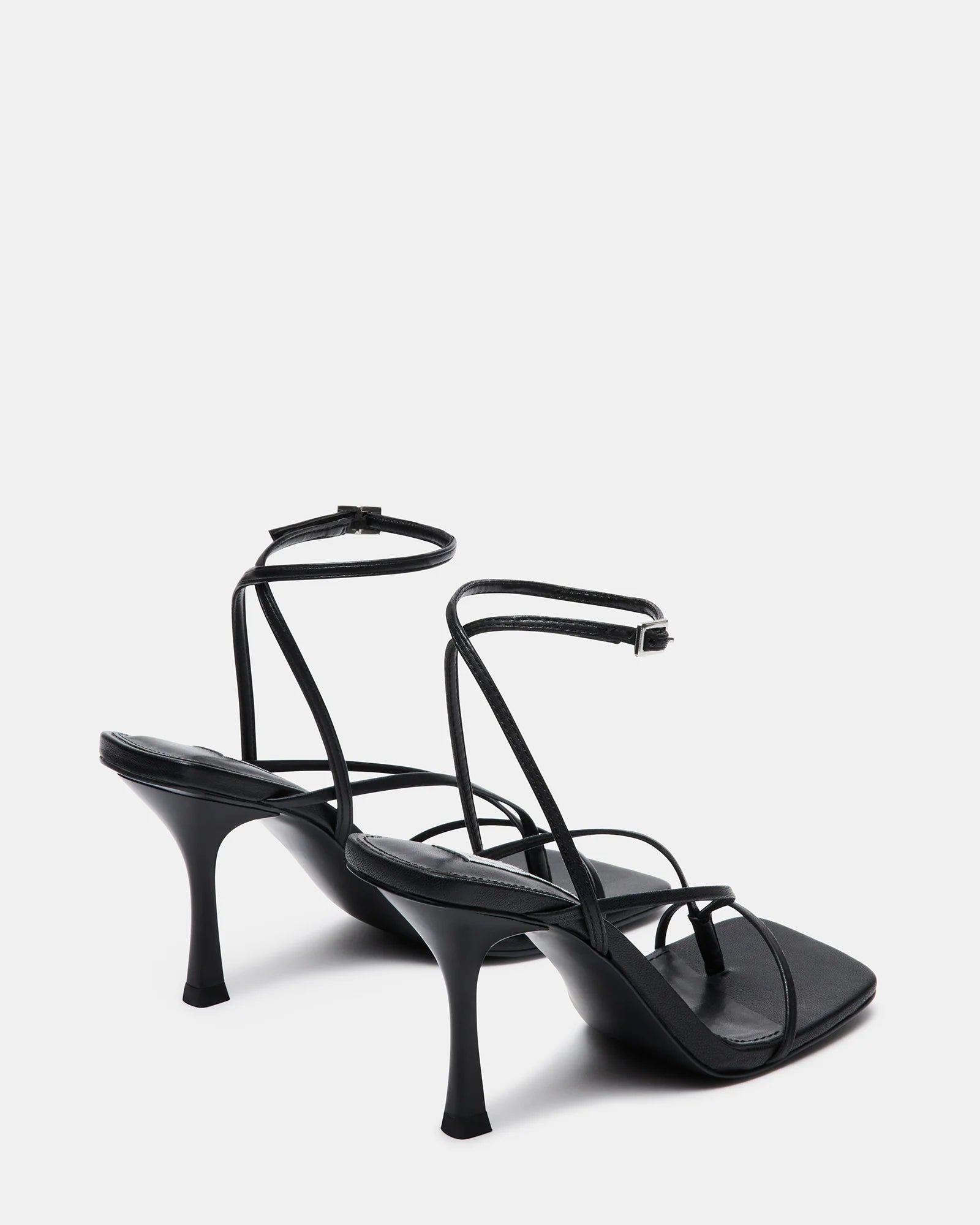 STEVE MADDEN SQUARE TOE TOE THONG HEELED SANDAL IN BLACK