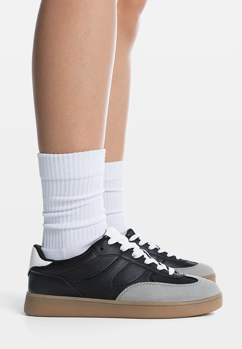 STRADIVARIUS CASUAL RETRO SNEAKERS IN BLACK