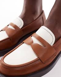 STRADIVARIUS PENNY LOAFERS IN TAN