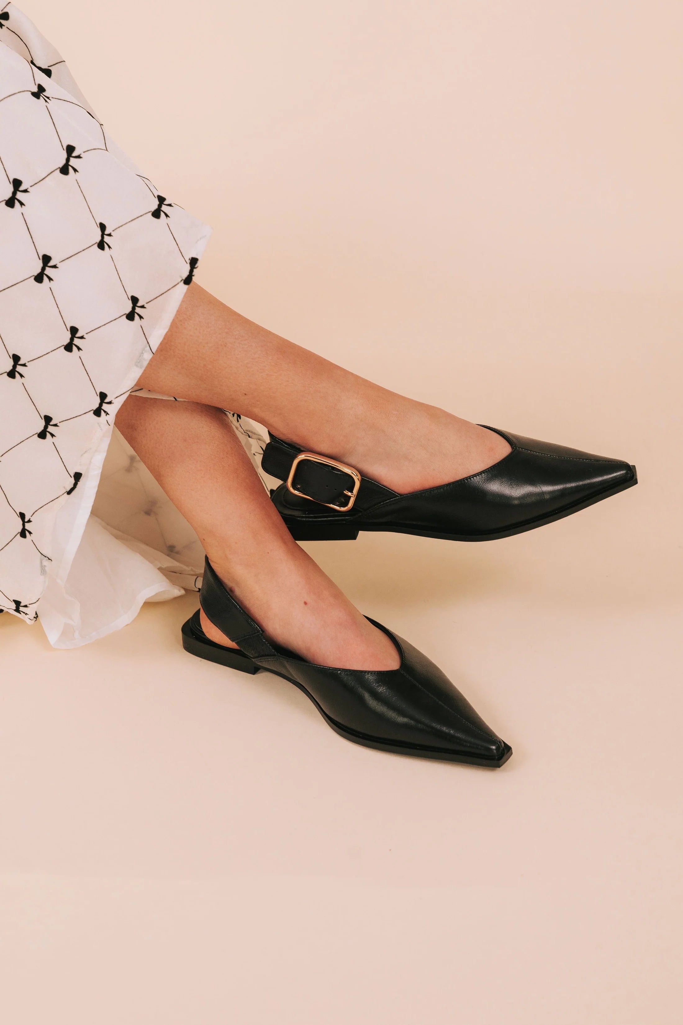 Steve Madden Buckle Detail Pointed Toe Flat in Black