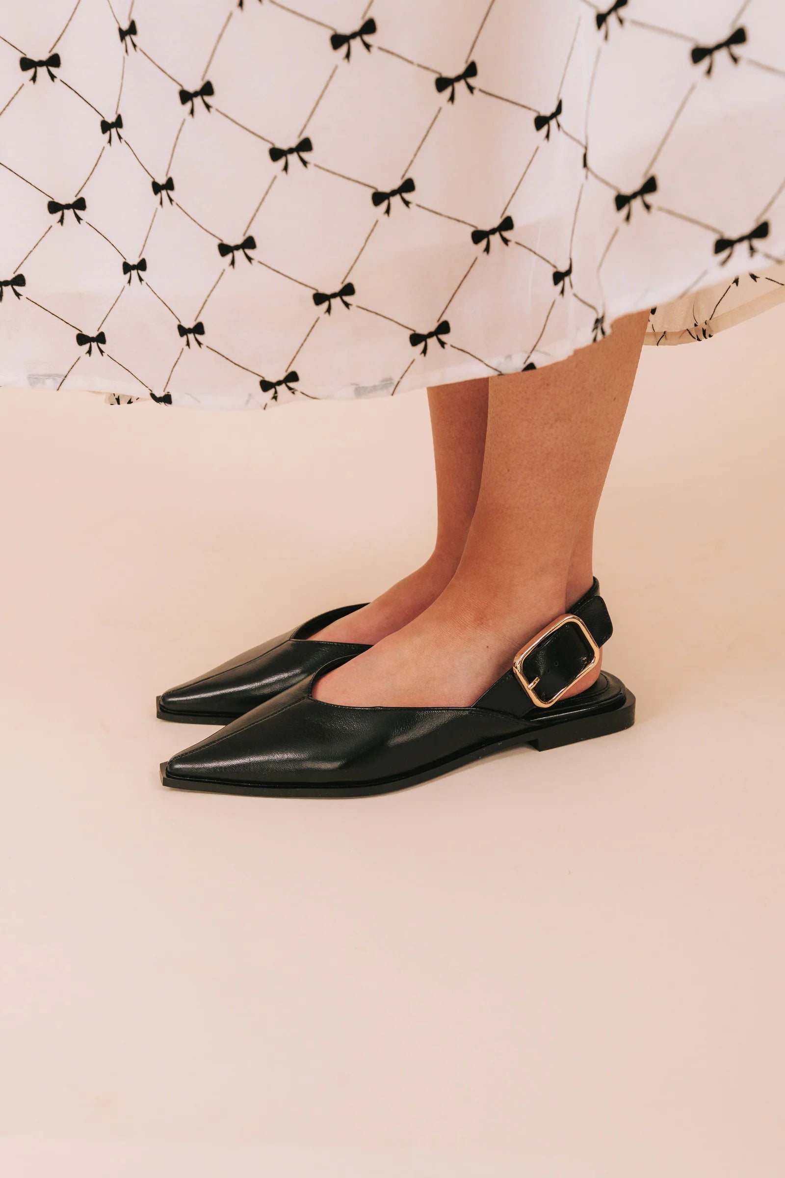 Steve Madden Buckle Detail Pointed Toe Flat in Black