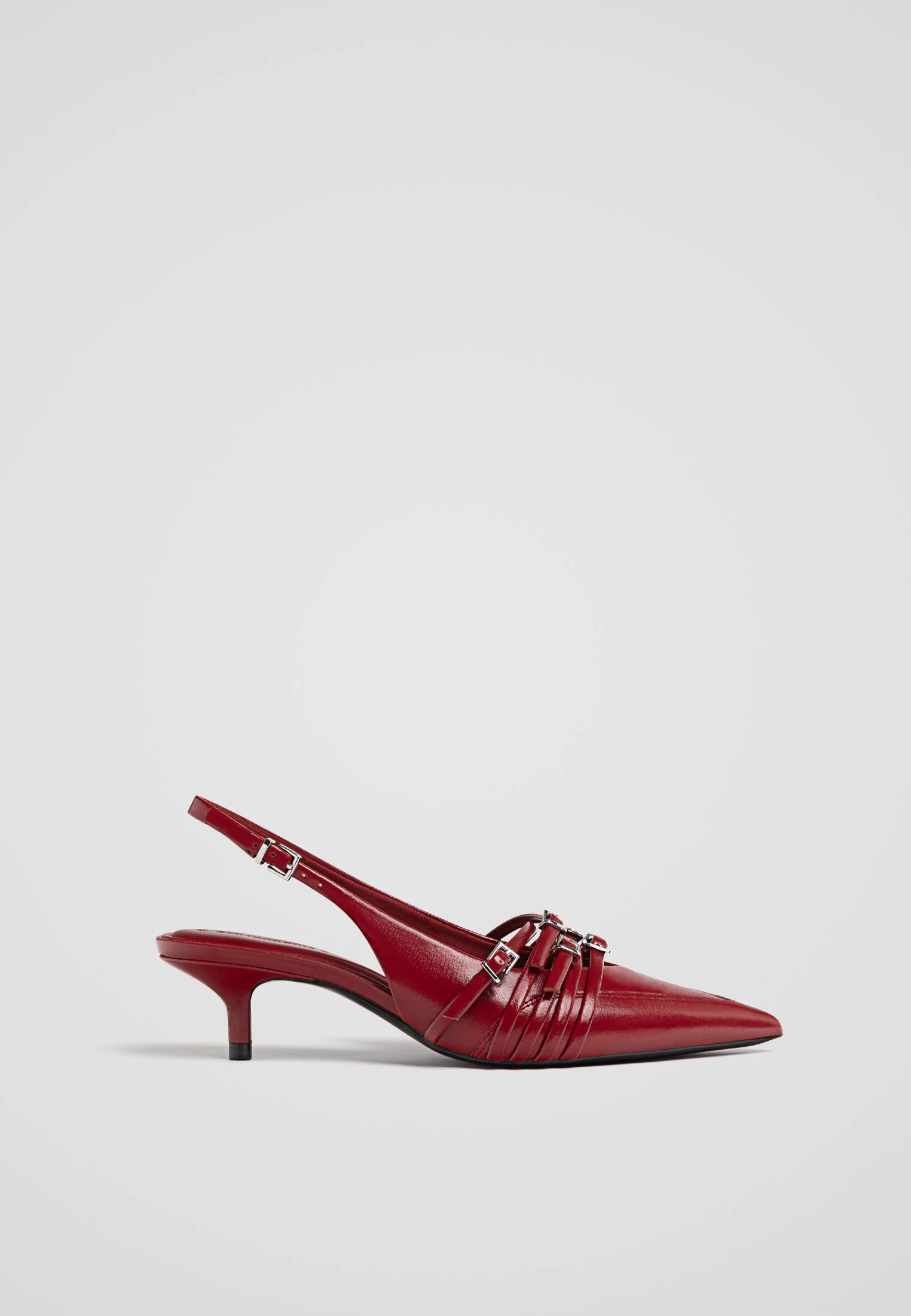 Stradivarius Pointed Toe Buckle Detail Pump in Wine