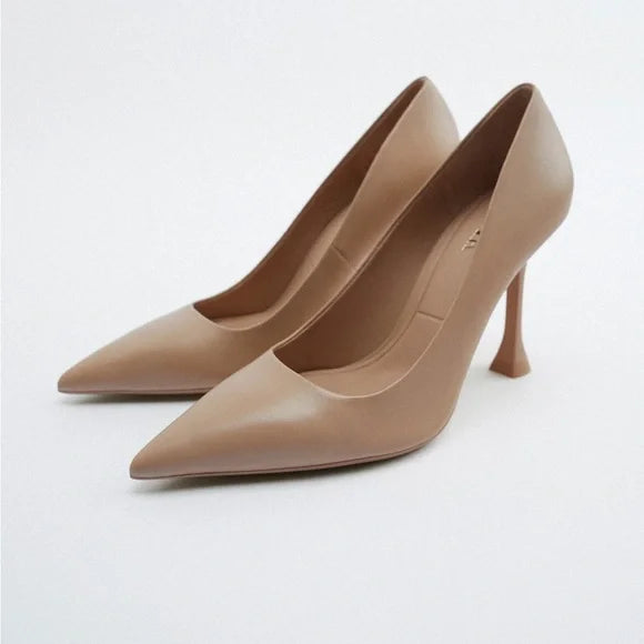 ZARA POINTED TOE LEATHER PUMP IN BEIGE