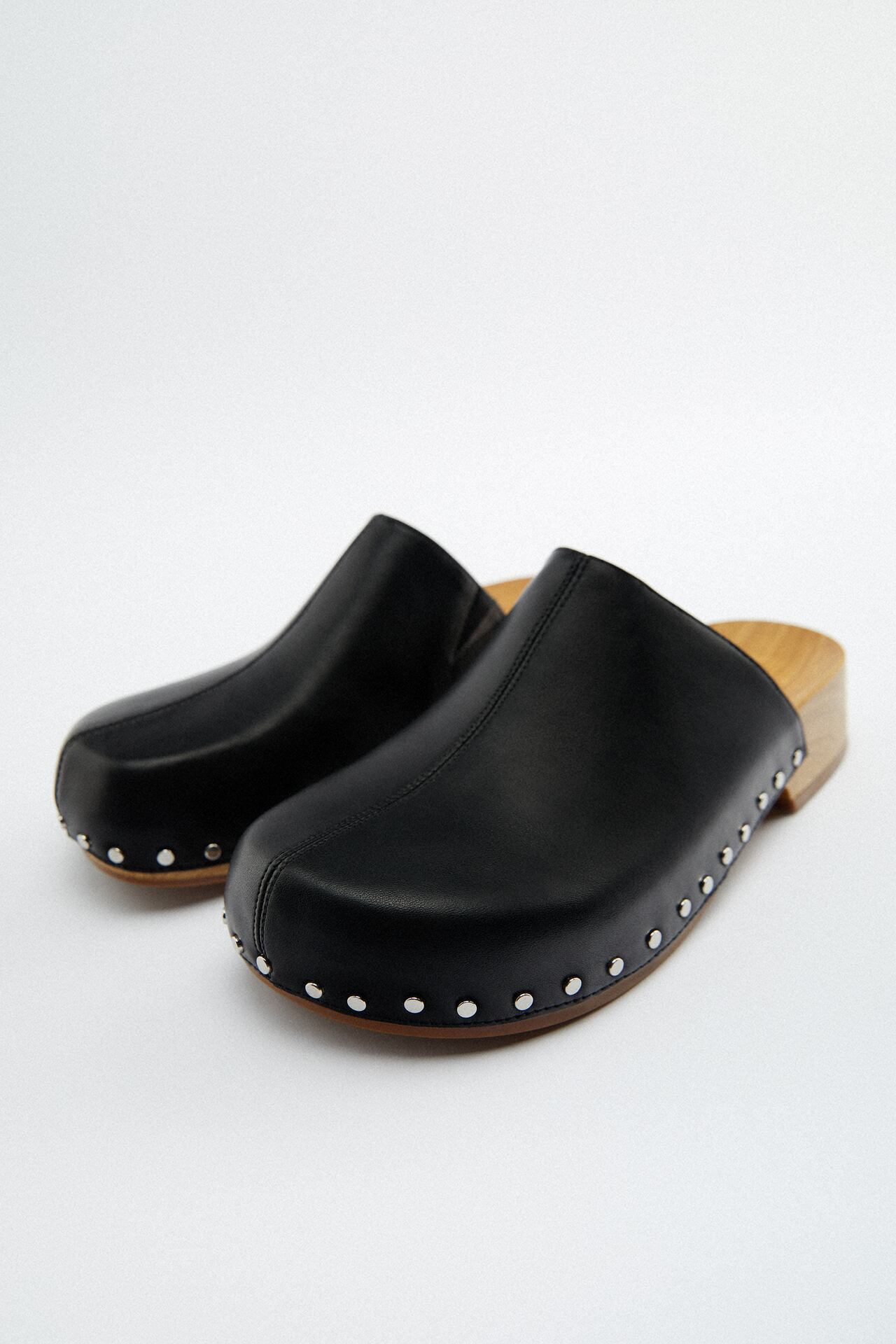 ZARA WOMEN'S CLOGS IN BLACK