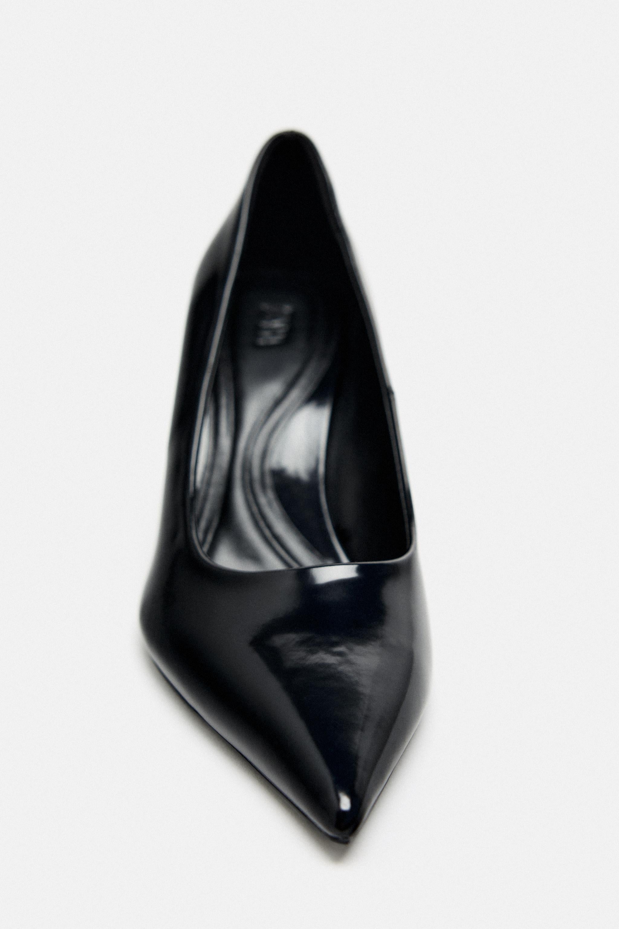 Zara Pointed Toe Heeled Pump in Black