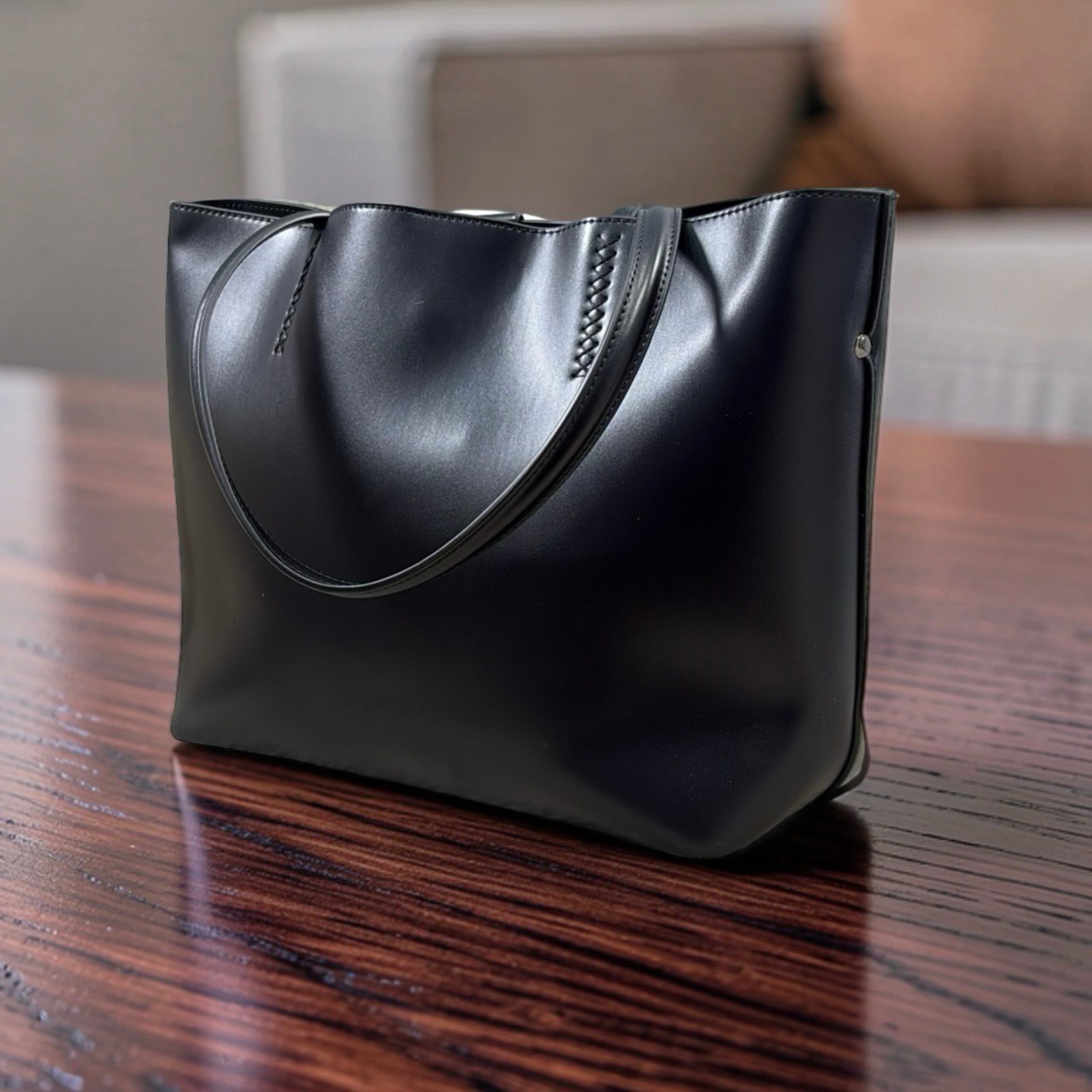 Holley Vivi Classic Tote in Black