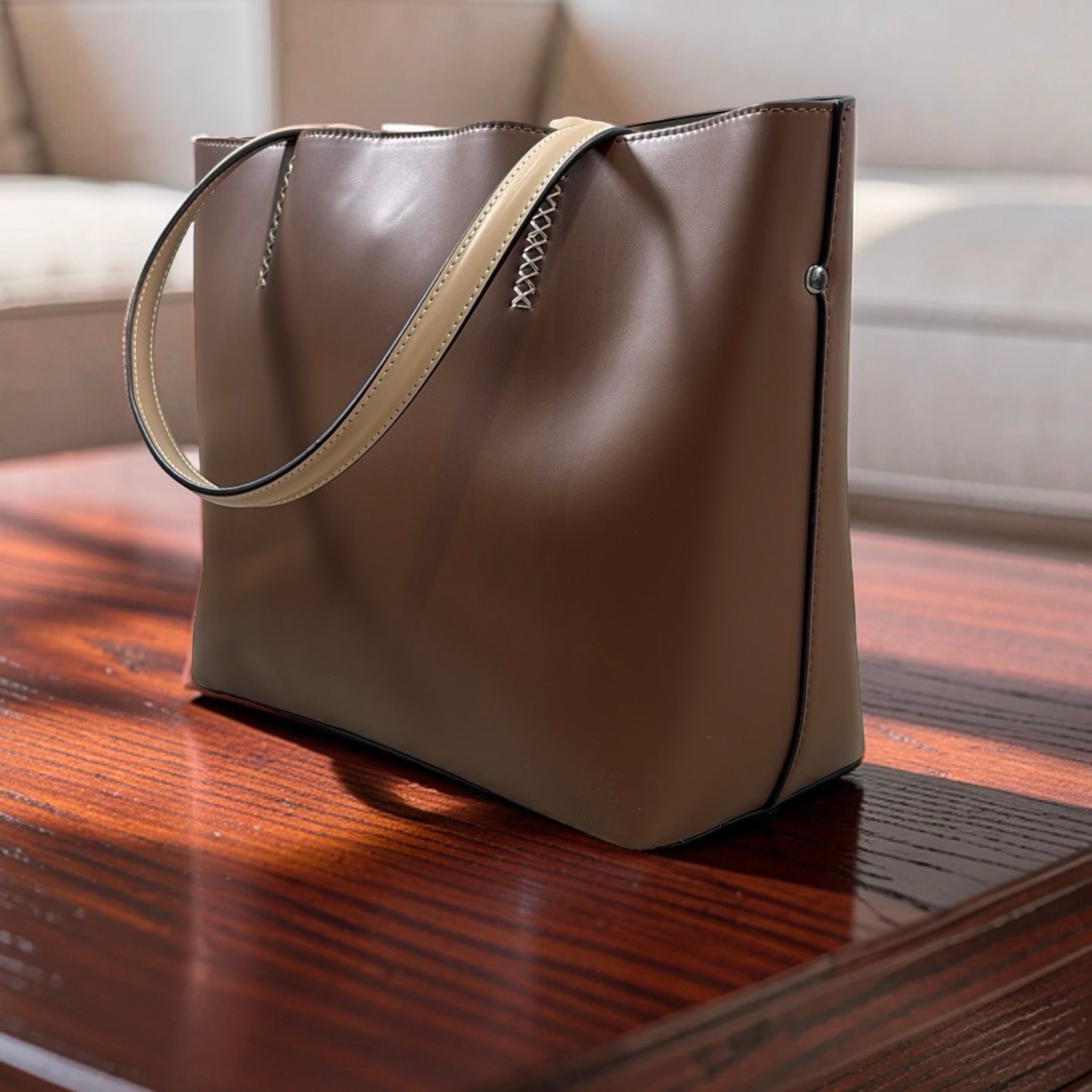 Holley Vivi Classic Tote in Coffee