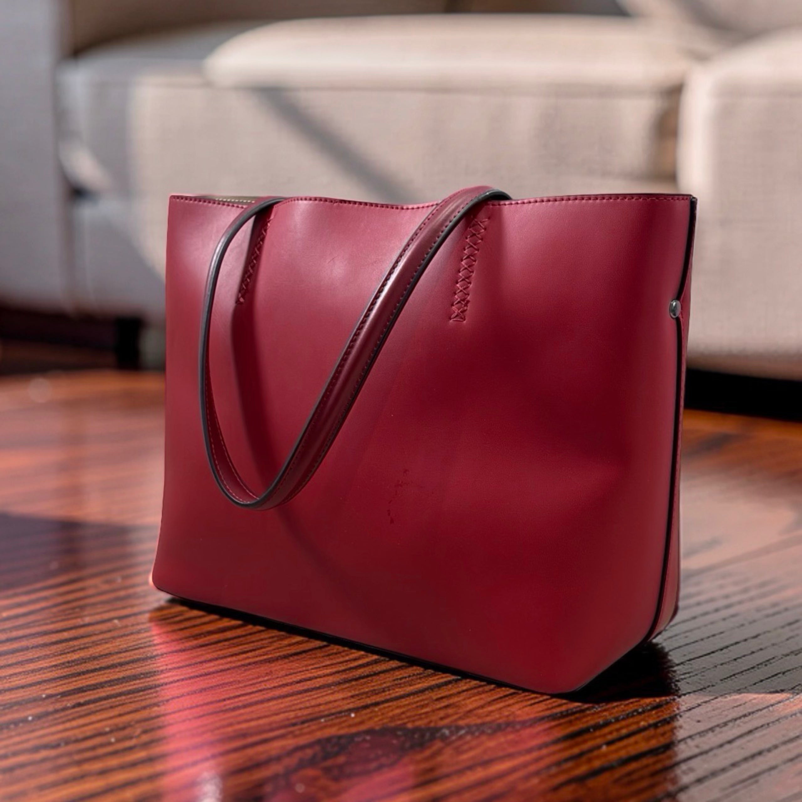 Holley Vivi Classic Tote in Maroon