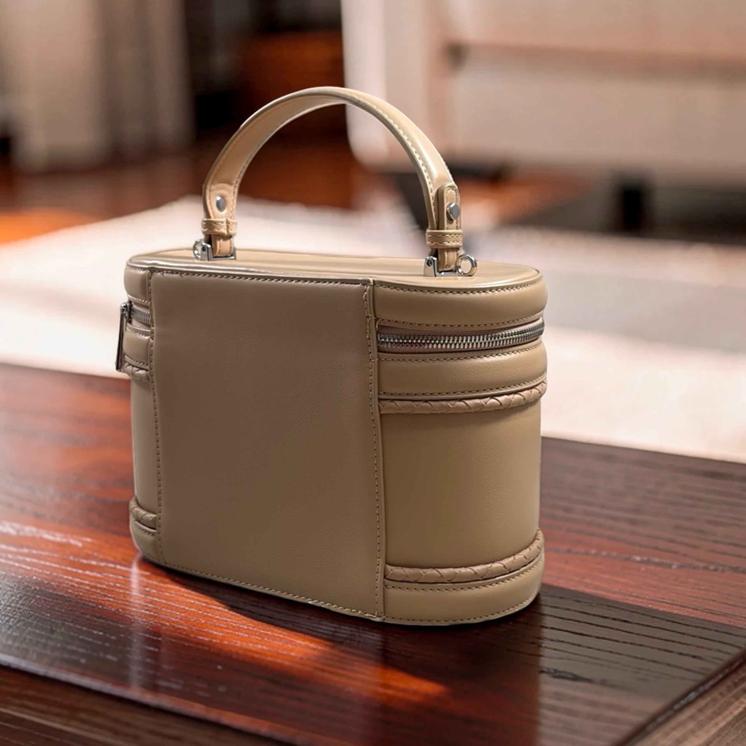 Chrisbella Top-Handle Bag with Tappings in Beige