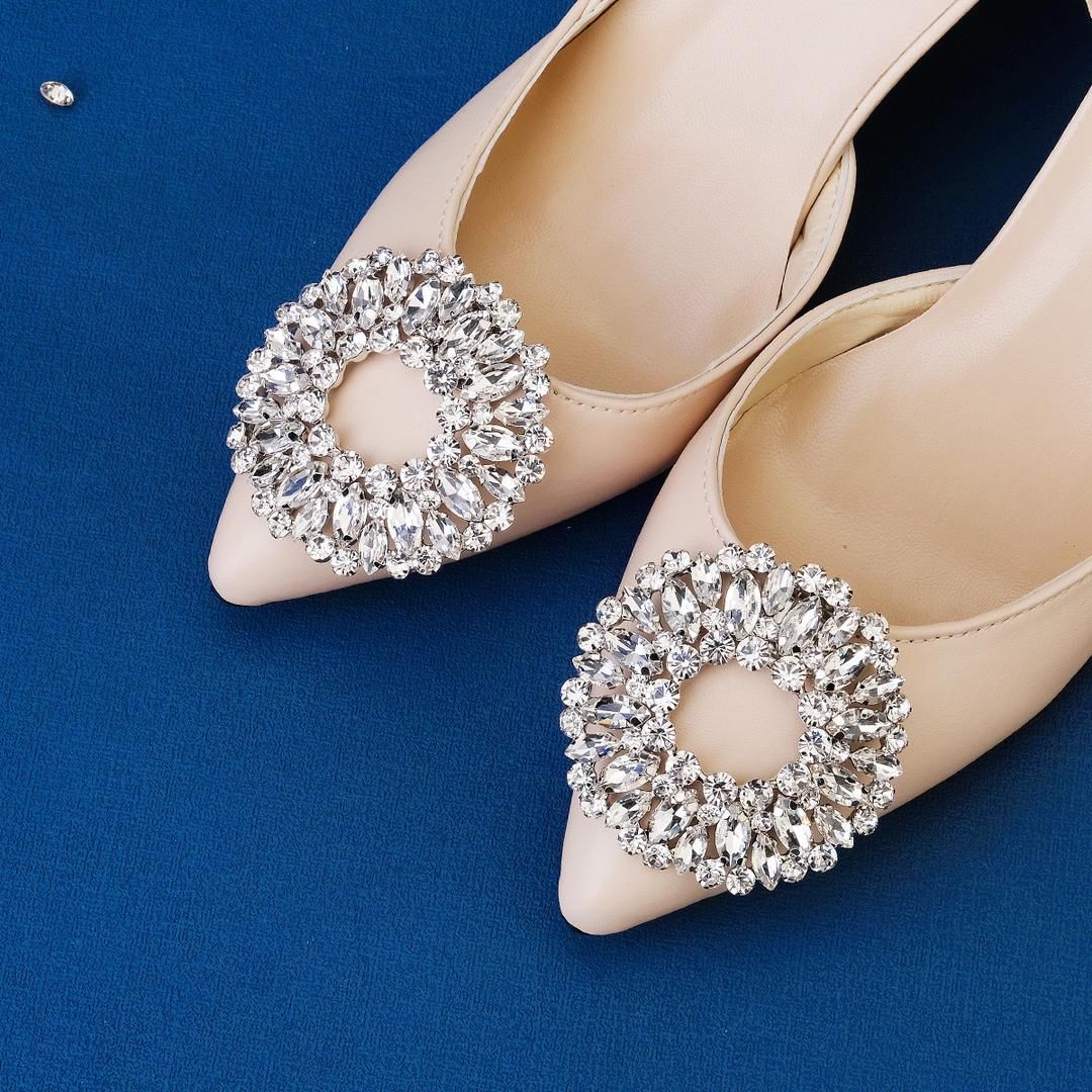 ROUND CRYSTAL SHOE BROOCHES